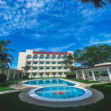 Отель Gran Tuxtepec Plaza Экстерьер фото