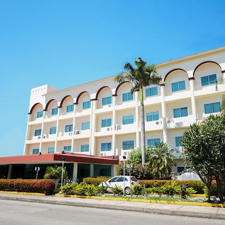 Отель Gran Tuxtepec Plaza Экстерьер фото