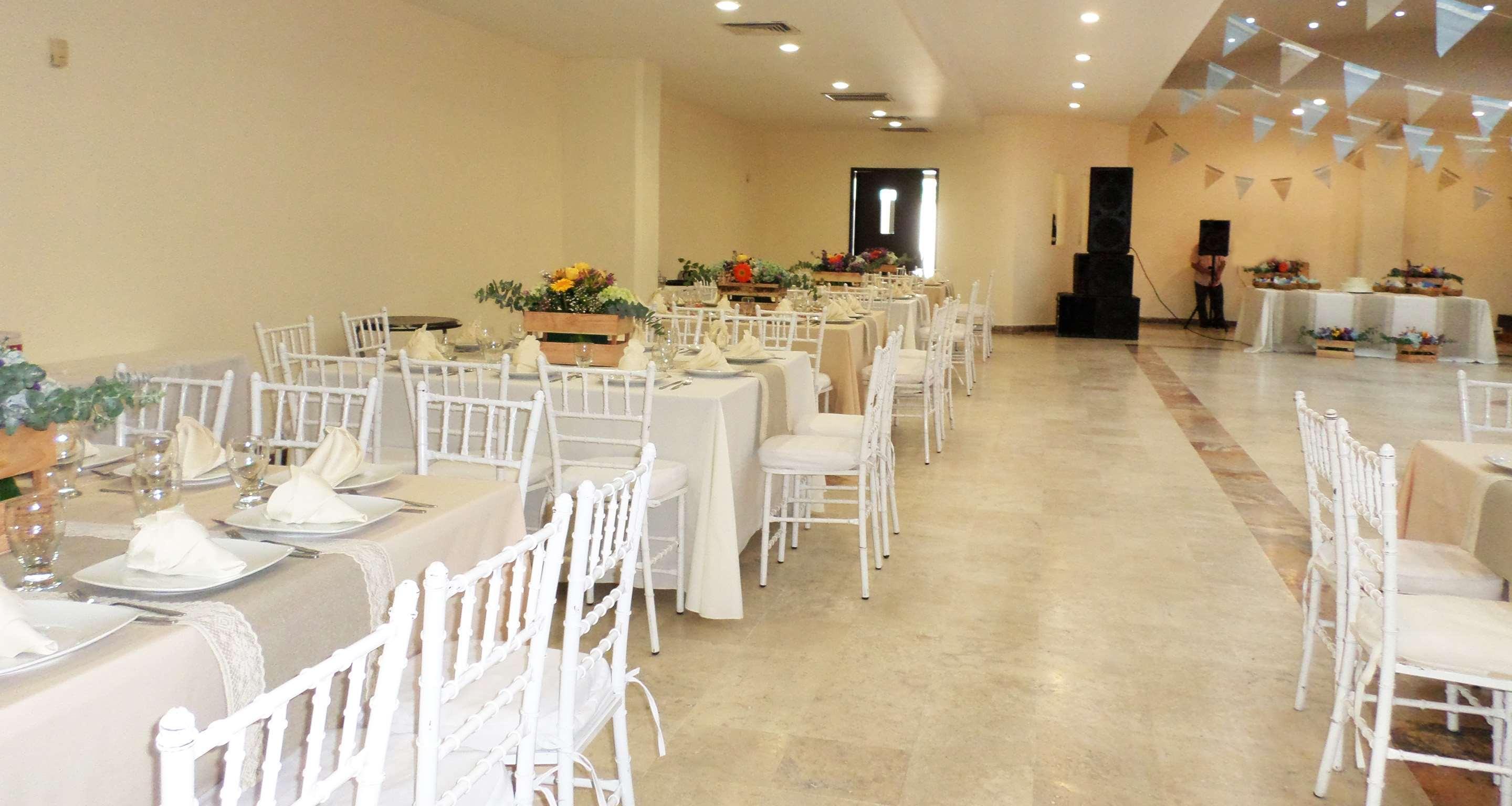 Отель Gran Tuxtepec Plaza Экстерьер фото