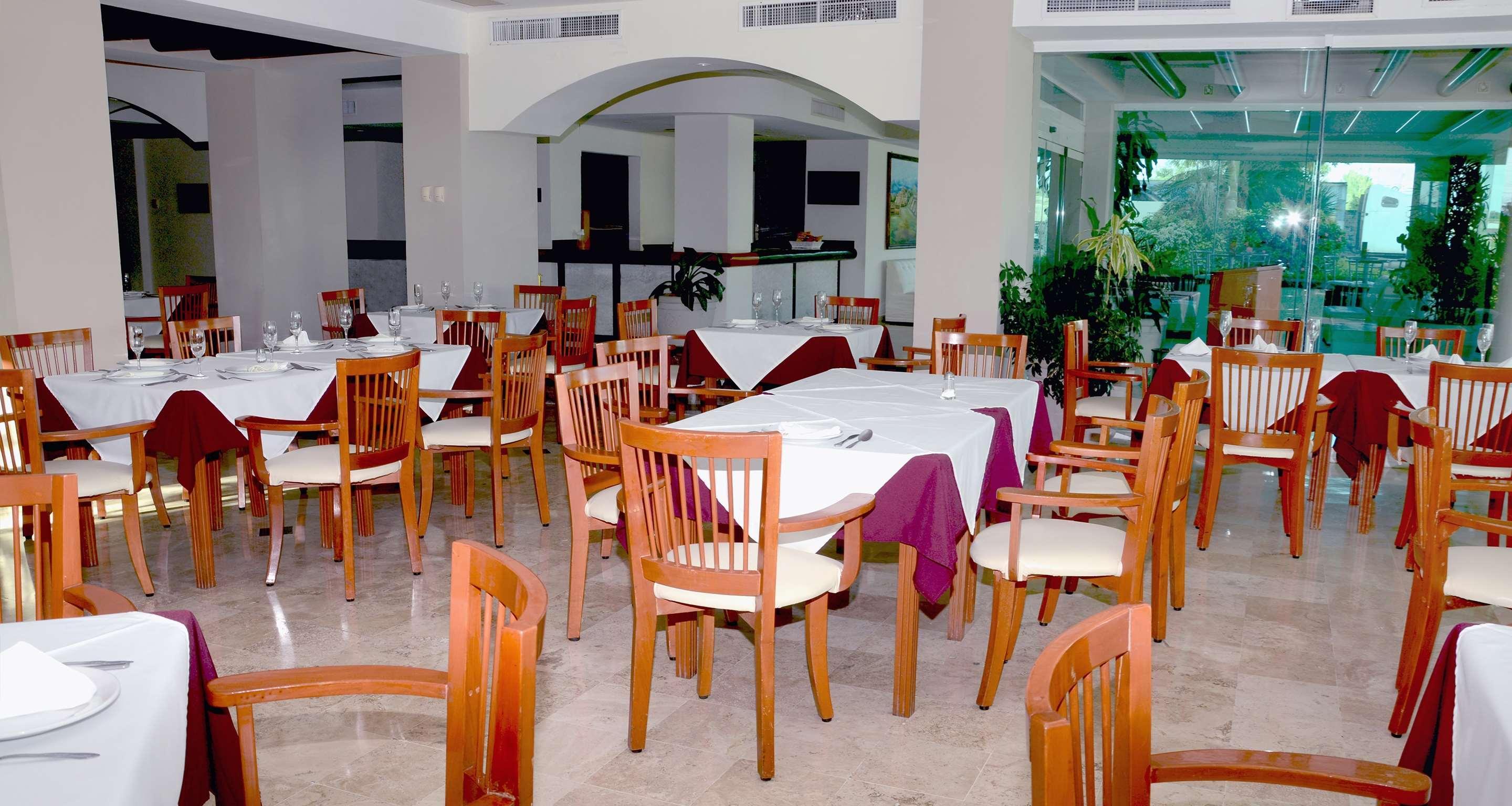 Отель Gran Tuxtepec Plaza Экстерьер фото